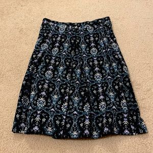 Knee length a-line skirt with pockets
